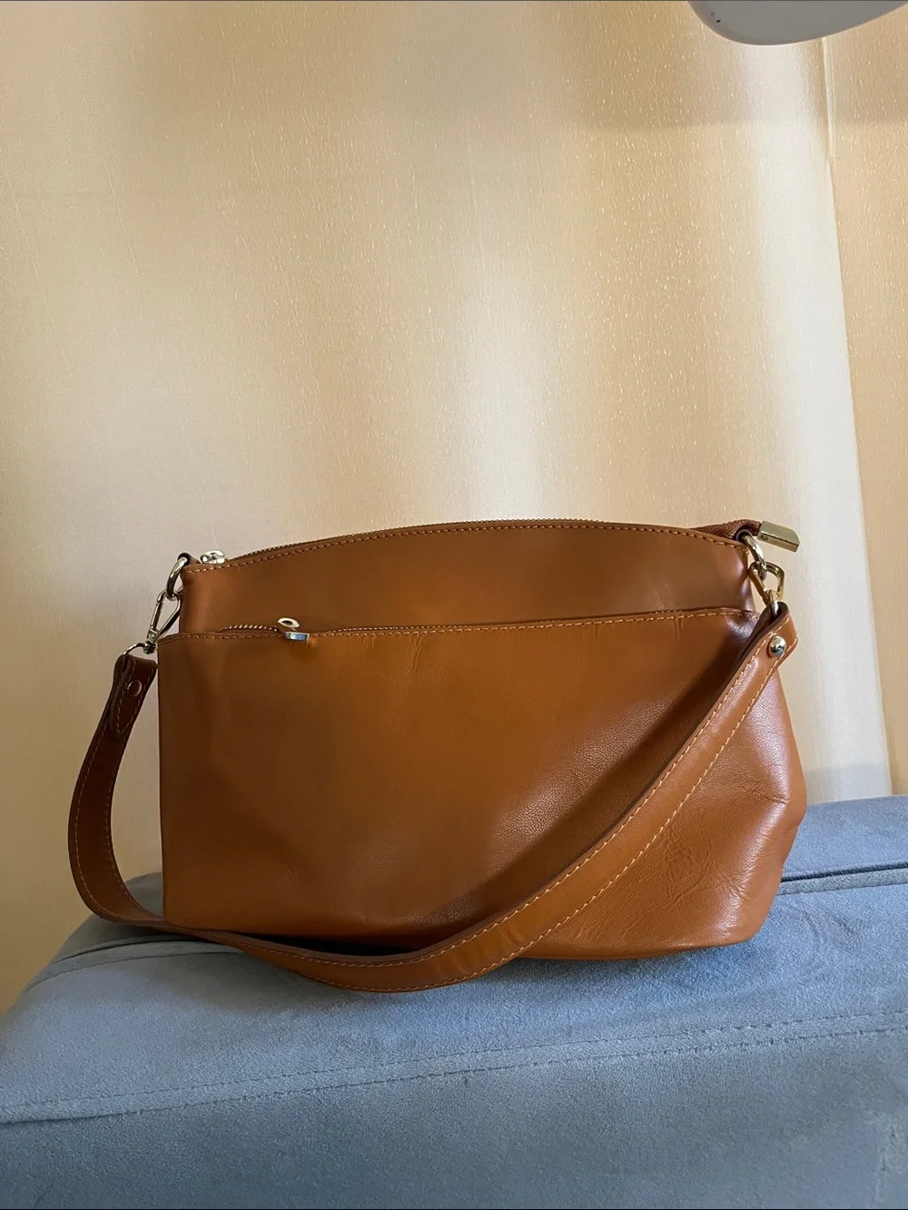 Classic Tan Leather Crossbody Bag with Front Pocket